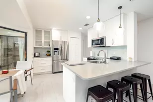 3 Lexington Ln E, Palm Beach Gardens, FL 33418 - Photo 3