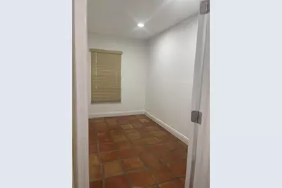 19823 NW 64th Place, Hialeah, FL 33015 - Photo 5