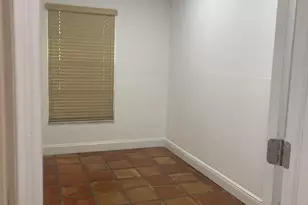 19823 NW 64th Pl, Hialeah, FL 33015 - Photo 5