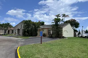19823 NW 64th Pl, Hialeah, FL 33015 - Photo 13