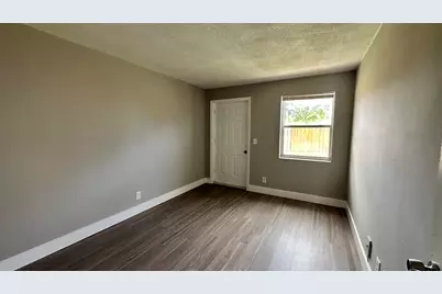 105 NE 6th Avenue, Boynton Beach, FL 33435 - Photo 13