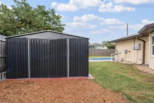1091 SE Spinnaker Ave, Port Saint Lucie, FL 34983 - Photo 27