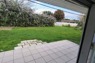 884 SE Solaz Ave, Port Saint Lucie, FL 34983 - Photo 9