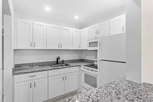52 Kingswood C, West Palm Beach, FL 33417 - Photo 7