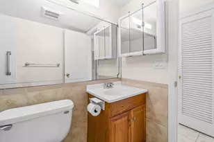 52 Kingswood C, West Palm Beach, FL 33417 - Photo 11