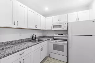 52 Kingswood C, West Palm Beach, FL 33417 - Photo 5