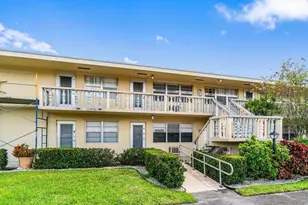 52 Kingswood C, West Palm Beach, FL 33417 - Photo 1