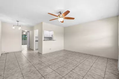 52 Kingswood C, West Palm Beach, FL 33417 - Photo 3