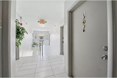 3550 NW 8th Avenue #812, Pompano Beach, FL 33064 - Photo 5