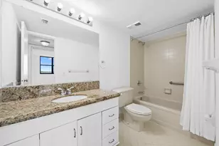 105 Lake Emerald Dr, Oakland Park, FL 33309 - Photo 11