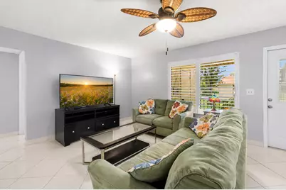 317 Knotty Pine Circle #D-2, Greenacres, FL 33463 - Photo 3