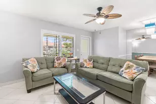 317 Knotty Pine Cir, Greenacres, FL 33463 - Photo 5