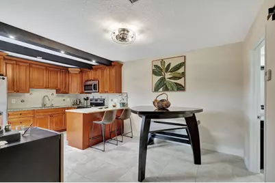 99 Lake Arbor Drive, Palm Springs, FL 33461 - Photo 9