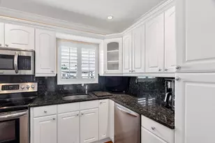 2930 Crosley Dr E, West Palm Beach, FL 33415 - Photo 15