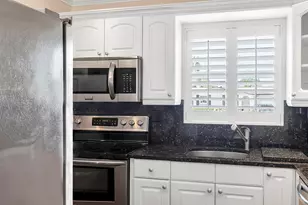 2930 Crosley Dr E, West Palm Beach, FL 33415 - Photo 17