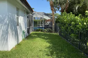 1920 S Club Dr, Wellington, FL 33414 - Photo 33