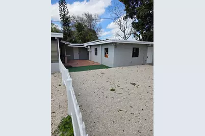 31 Edmund Road  #5, West Park, FL 33023 - Photo 11