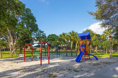 818 8th Court, Palm Beach Gardens, FL 33410 - Photo 21