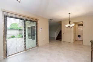 818 8th Ct, Palm Beach Gardens, FL 33410 - Photo 5