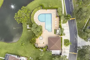 18 Amherst Ct, Royal Palm Beach, FL 33411 - Photo 21