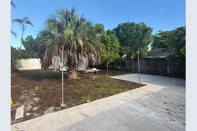 10685 Bobbie Lane, Royal Palm Beach, FL 33411 - Photo 5