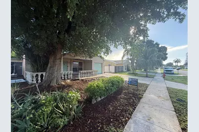 10685 Bobbie Lane, Royal Palm Beach, FL 33411 - Photo 3