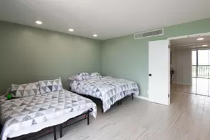 2450 Presidential Way, West Palm Beach, FL 33401 - Photo 23