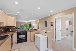 8666 Bella Vista Dr, Boca Raton, FL 33433 - Photo 7