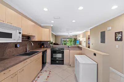 8666 Bella Vista Drive #111, Boca Raton, FL 33433 - Photo 5