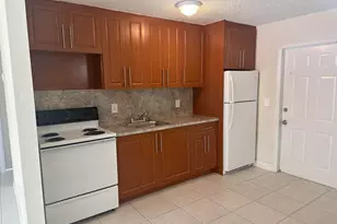 422 Caroline Ave, West Palm Beach, FL 33413 - Photo 5