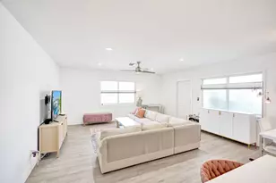 2050 NE 39th St, Fort Lauderdale, FL 33308 - Photo 9