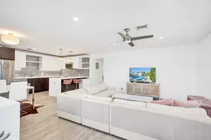 2050 NE 39th St, Fort Lauderdale, FL 33308 - Photo 11