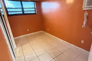 1885 NE 177th St, North Miami Beach, FL 33162 - Photo 9