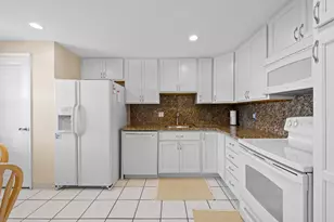3510 Oaks Way, Pompano Beach, FL 33069 - Photo 7