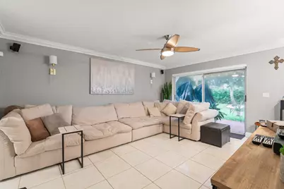 18241 NW 8th Street, Pembroke Pines, FL 33029 - Photo 13