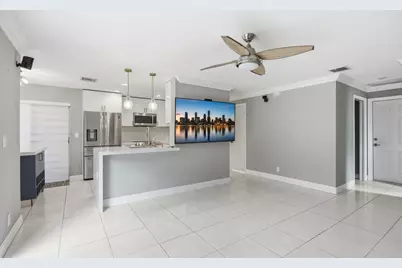 18241 NW 8th Street, Pembroke Pines, FL 33029 - Photo 11