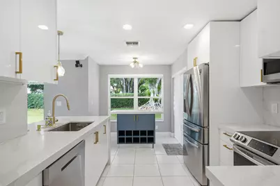 18241 NW 8th Street, Pembroke Pines, FL 33029 - Photo 21