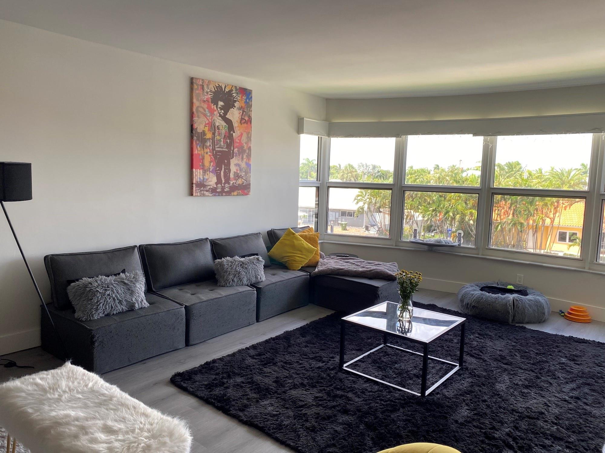 3031 NE 51st St #305w main architectural view