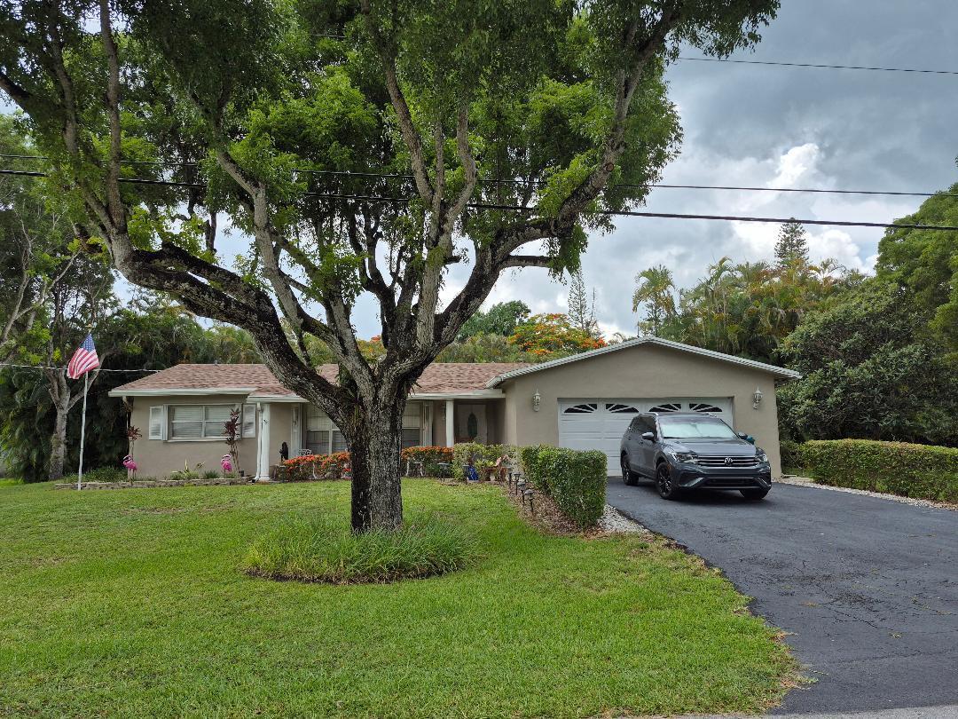 11500 SW 3rd St main architectural view