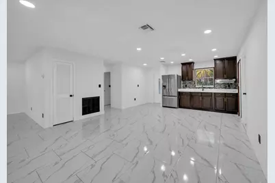 139 E Lake Drive, Lehigh Acres, FL 33936 - Photo 15