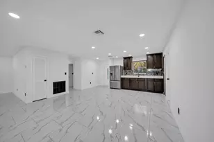 139 E Lake Dr, Lehigh Acres, FL 33936 - Photo 15