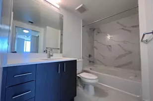 729 NW 2nd St, Miami, FL 33128 - Photo 5