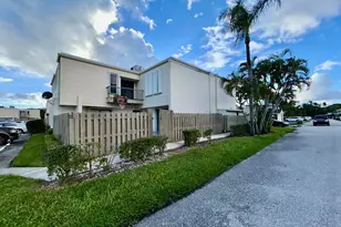 11983 Shakerwood Ln, Wellington, FL 33414 - Photo 3