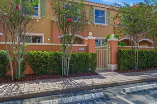 765 SW 107th Ave, Pembroke Pines, FL 33025 - Photo 25