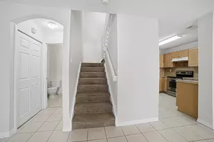 765 SW 107th Ave, Pembroke Pines, FL 33025 - Photo 9