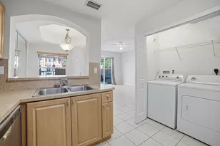 765 SW 107th Ave, Pembroke Pines, FL 33025 - Photo 5