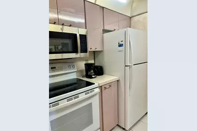 111 Briny Avenue #21-06, Pompano Beach, FL 33062 - Photo 5