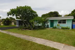 749 Camellia Dr, Royal Palm Beach, FL 33411 - Photo 3