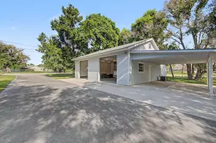5625 SE Ault Ave, Stuart, FL 34997 - Photo 5