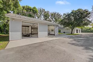 5625 SE Ault Ave, Stuart, FL 34997 - Photo 3